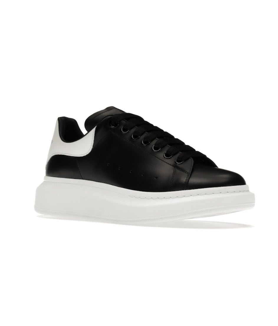 ALEXANDER MCQUEEN OVERZICE EN BLANCO Y NEGRO